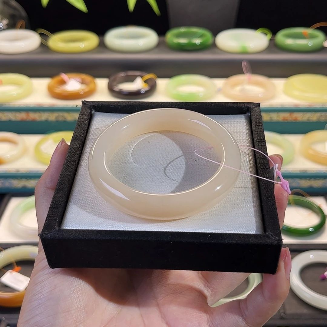 和田玉手镯未镶嵌藕粉细料54+