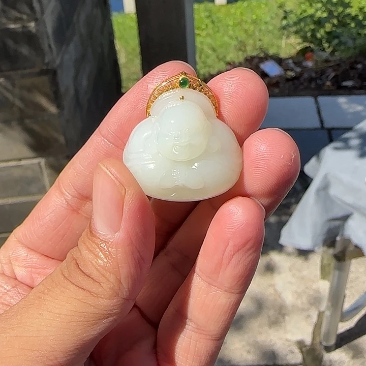 颈饰18K金镶嵌和田玉