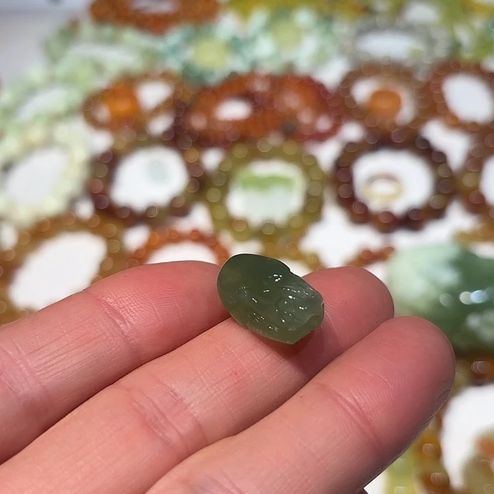 熊****未镶嵌蛇纹石玉手串