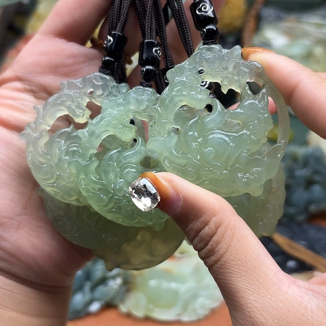 蛇纹石玉未镶嵌吊坠