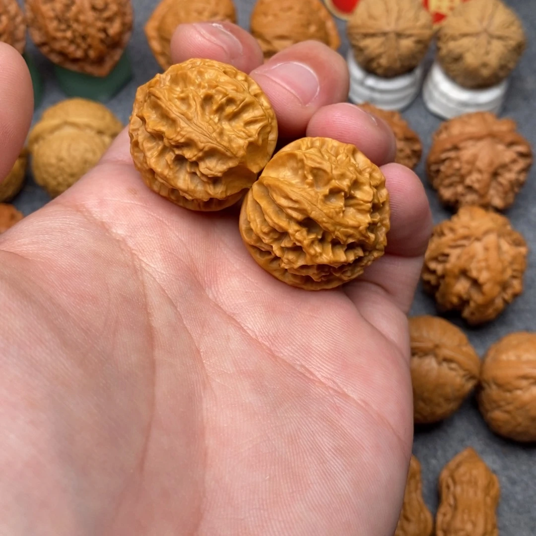 文玩核桃把件八棱暴龙