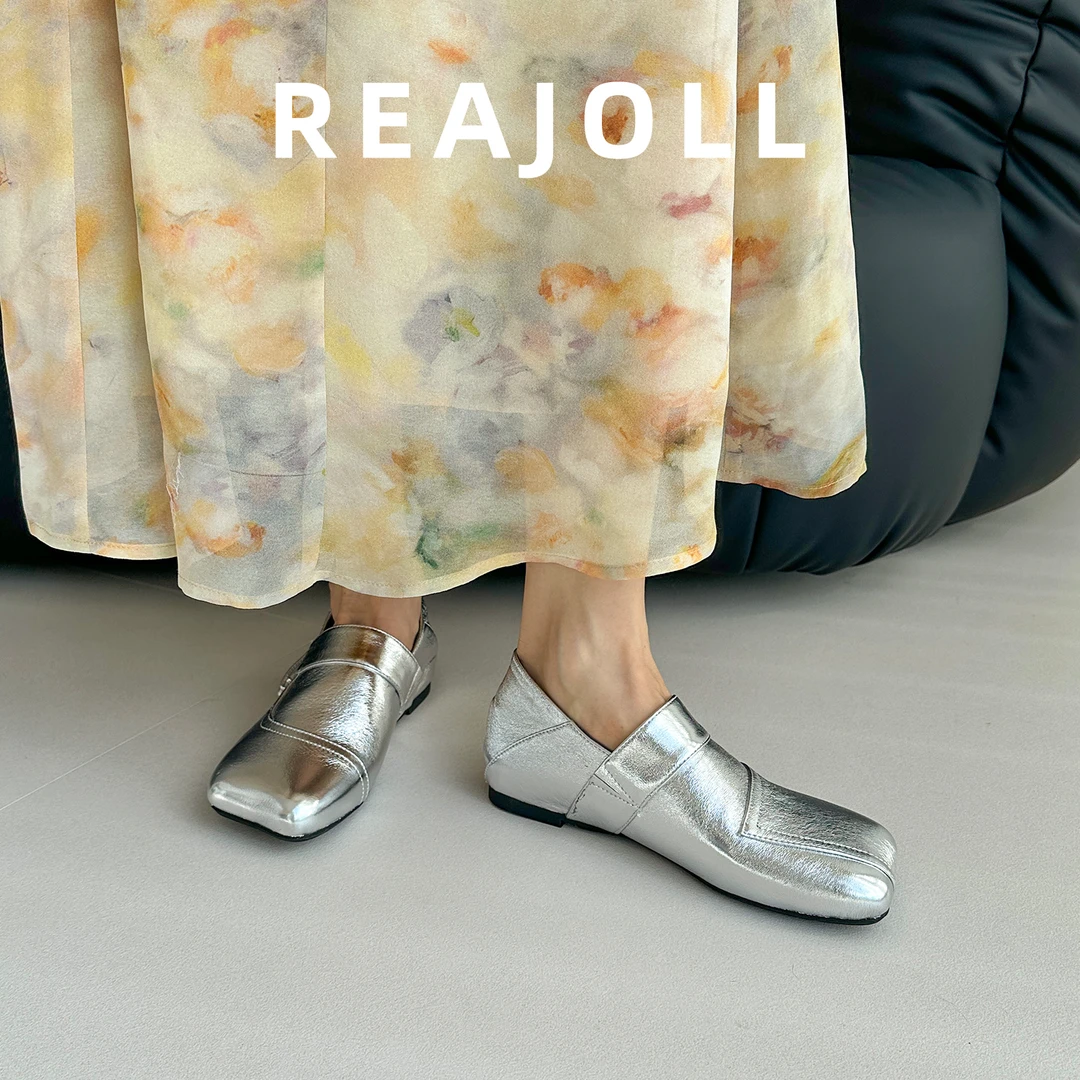 单鞋女鞋新款2025爆款时尚气质法式平底配裙子的银色不累脚休闲鞋