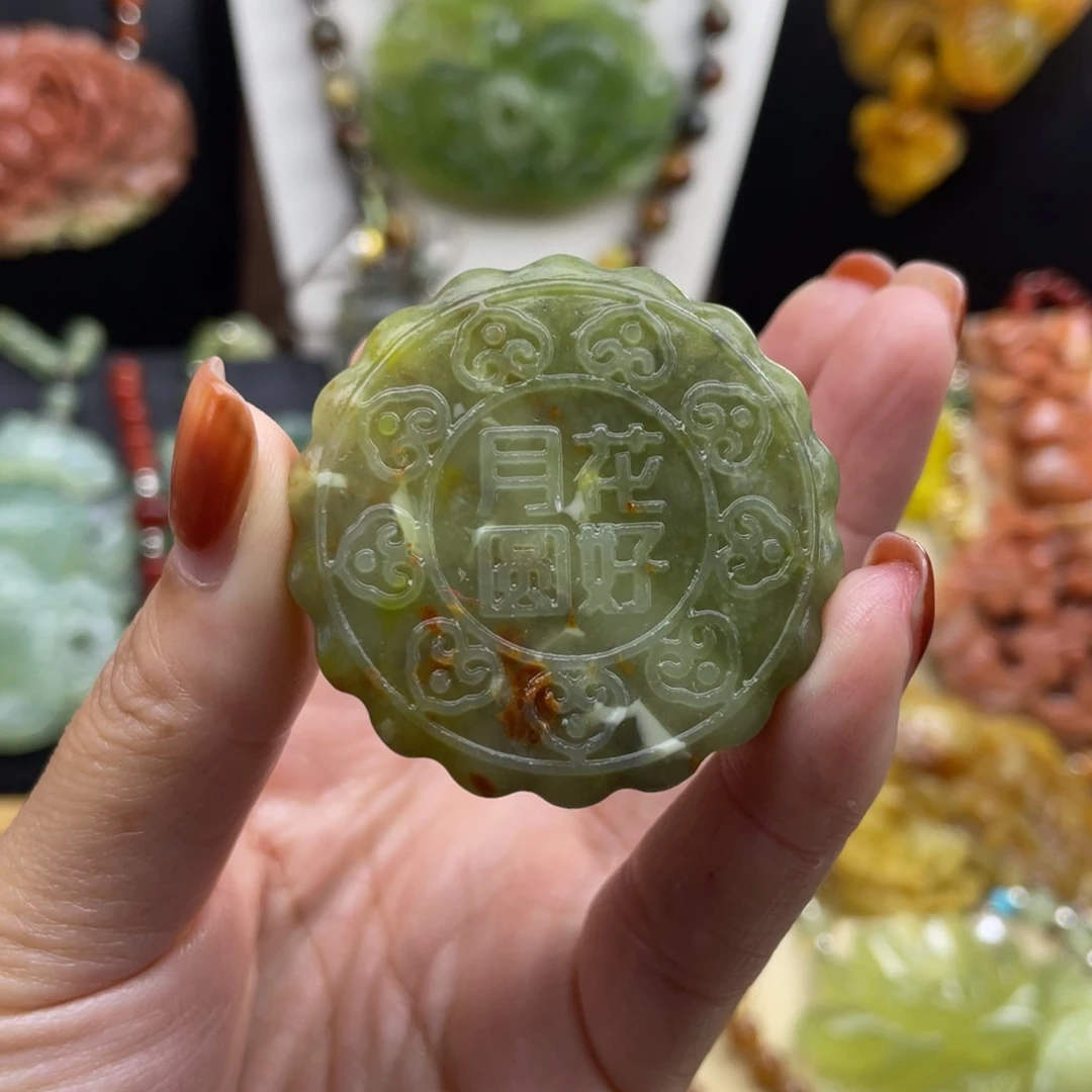 未镶嵌蛇纹石玉颈饰