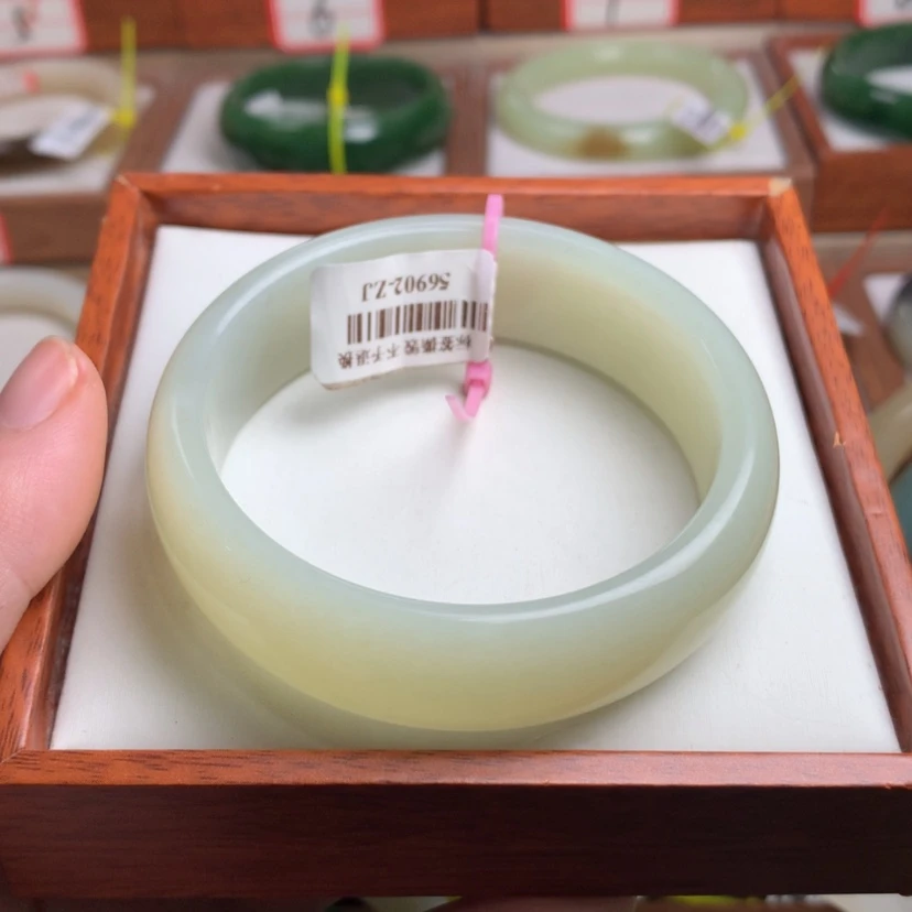 【闪购商品】和田玉手镯未镶嵌