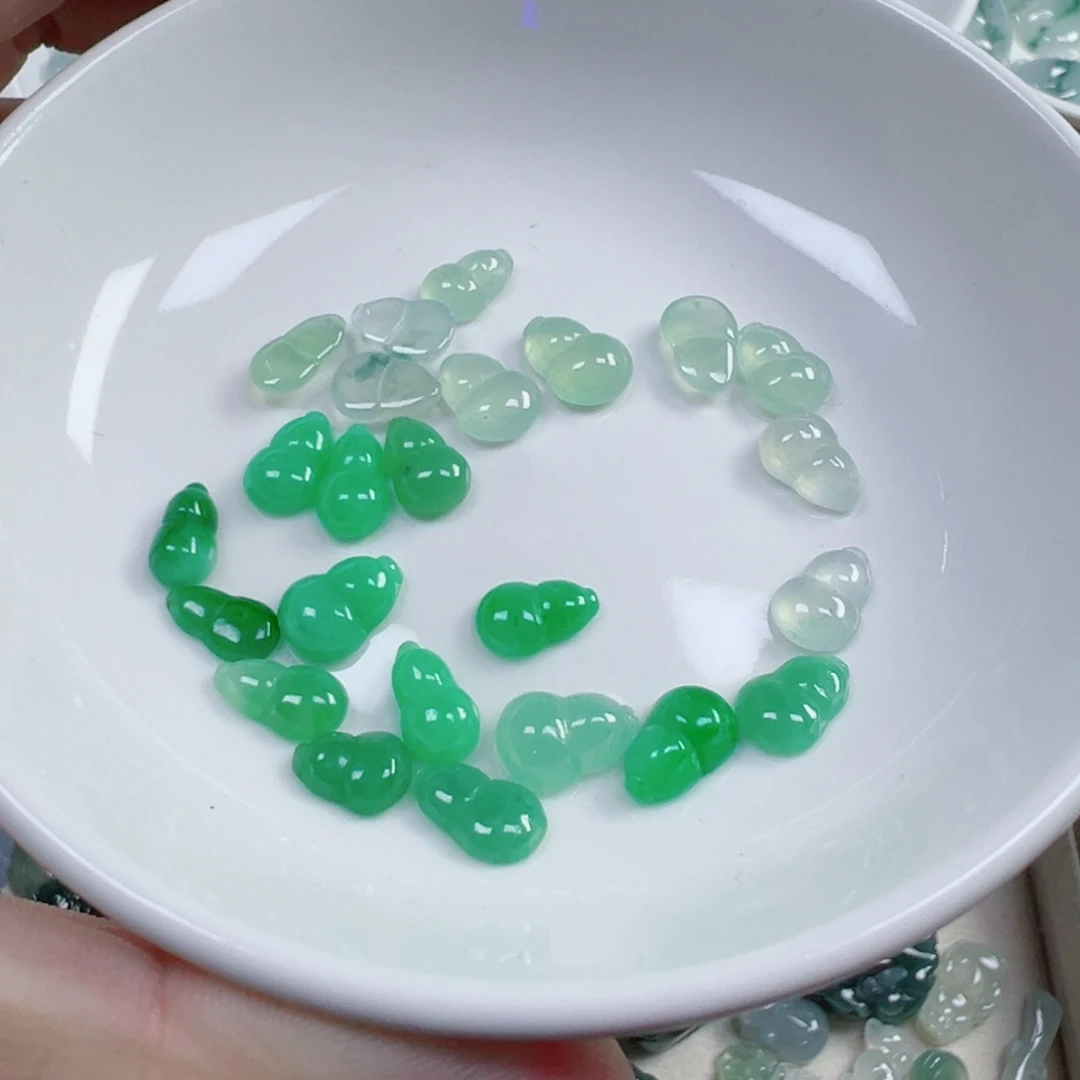 翡翠散珠葫芦一个可挑。多样性发货
