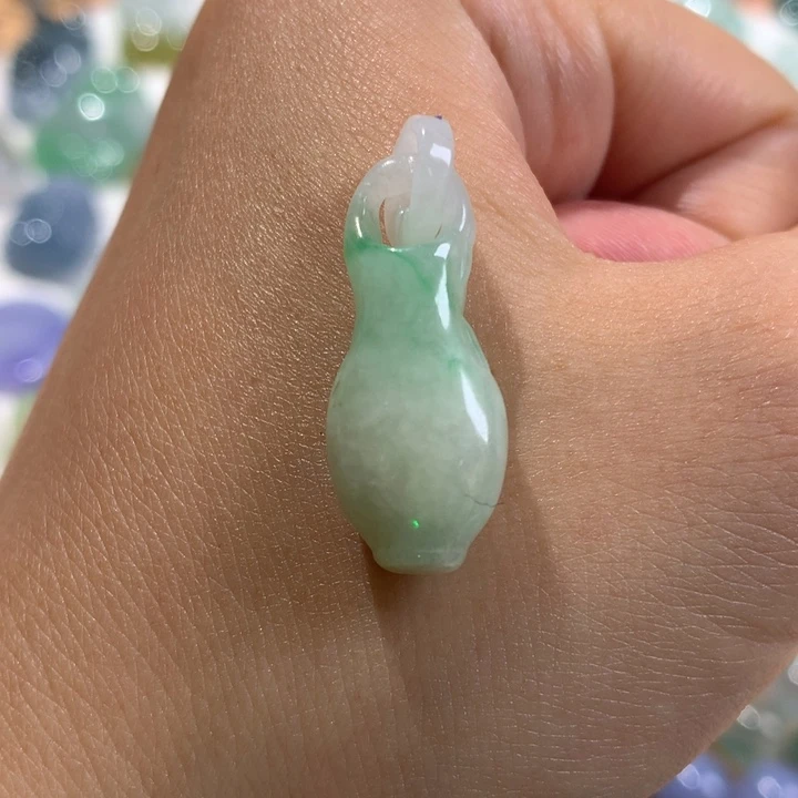 颈饰未镶嵌翡翠宝瓶