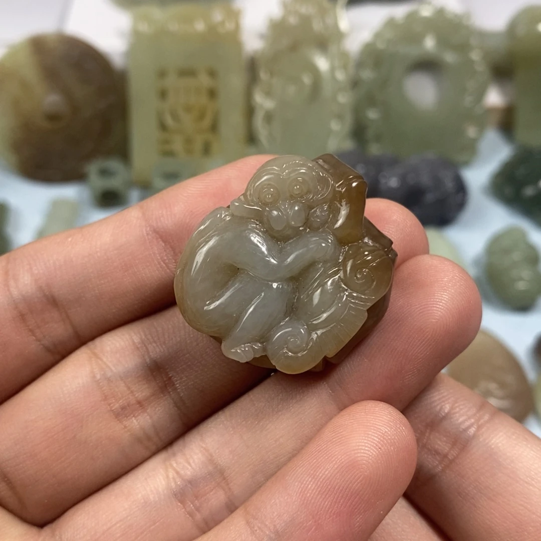 和田玉未镶嵌挂件