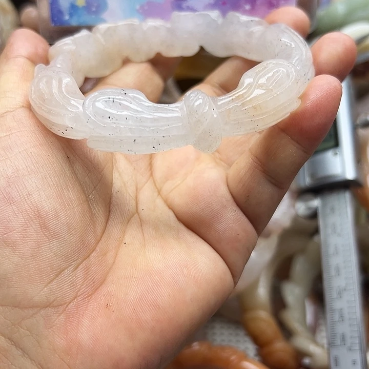 未镶嵌手镯石英岩玉