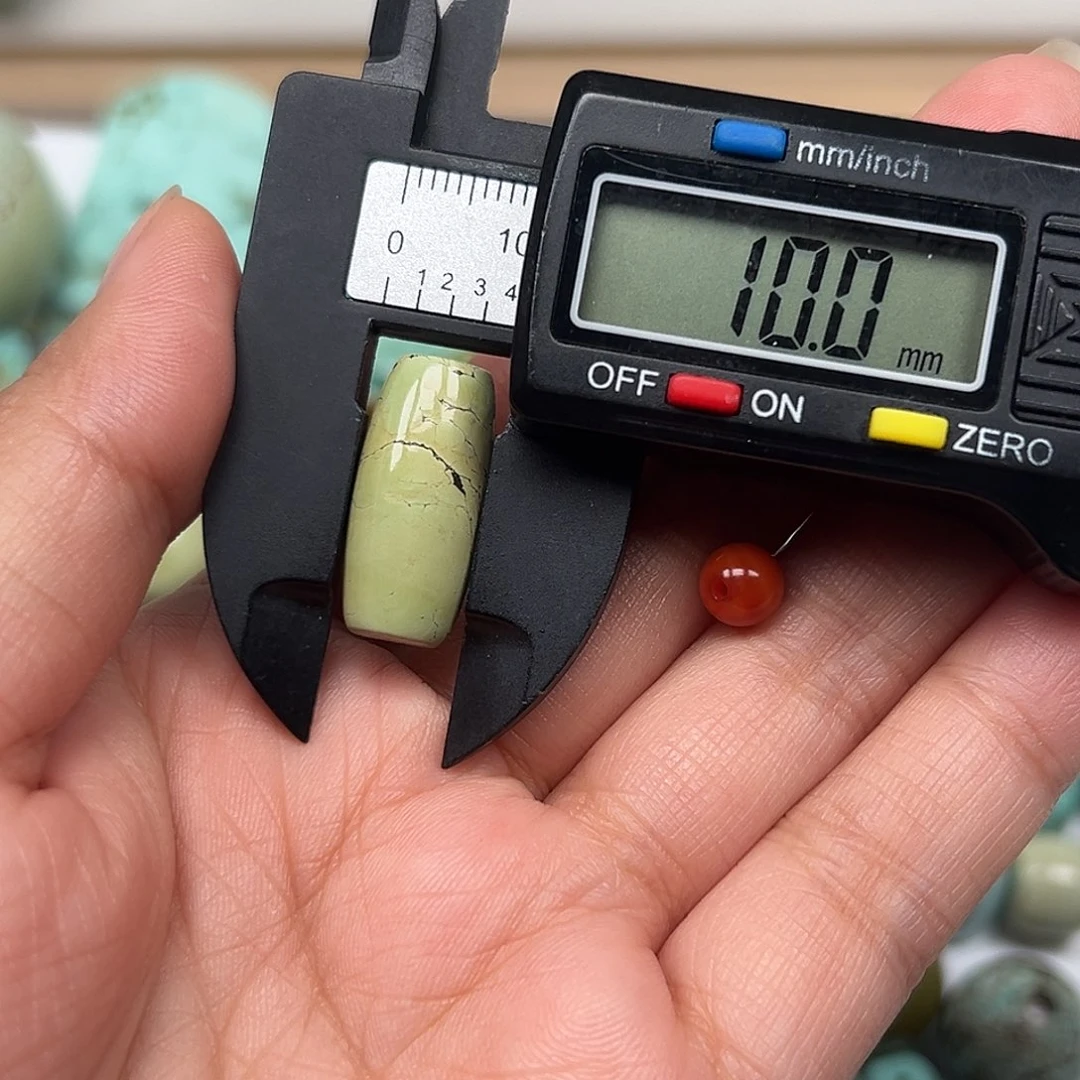 南红玛瑙未镶嵌珠宝奇石