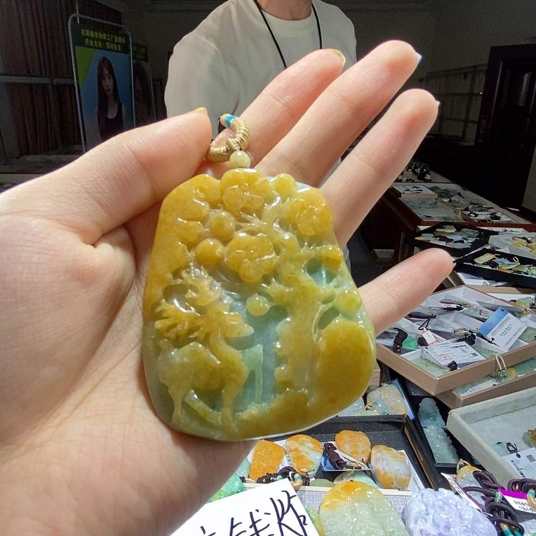 翡翠未镶嵌颈饰翡翠