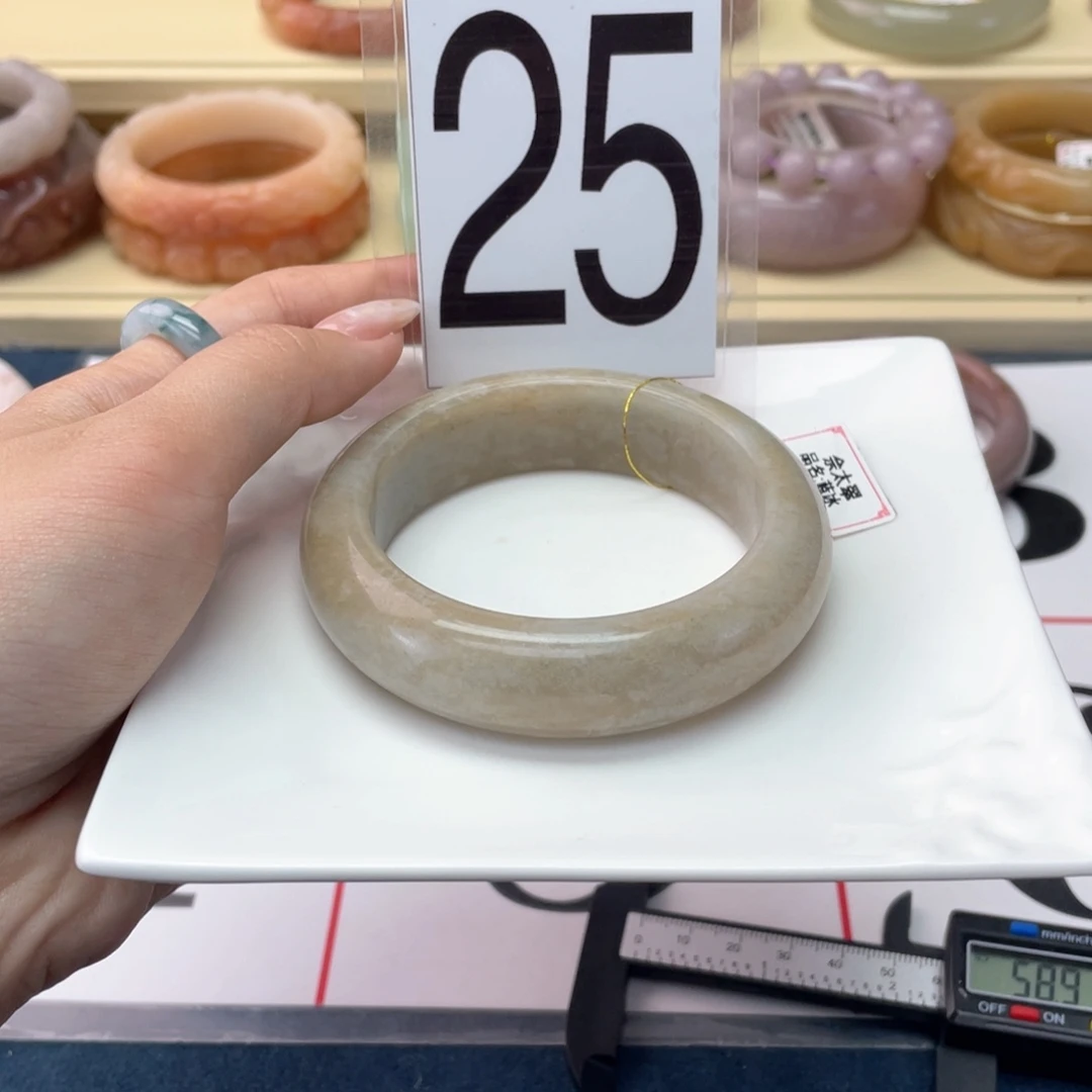 石英岩玉未镶嵌手镯