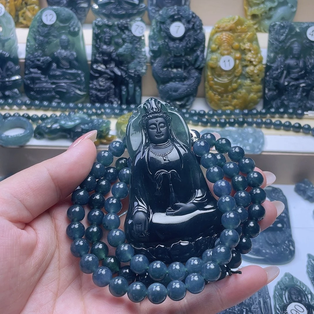 一***间颈饰未镶嵌翡翠翡翠未镶嵌