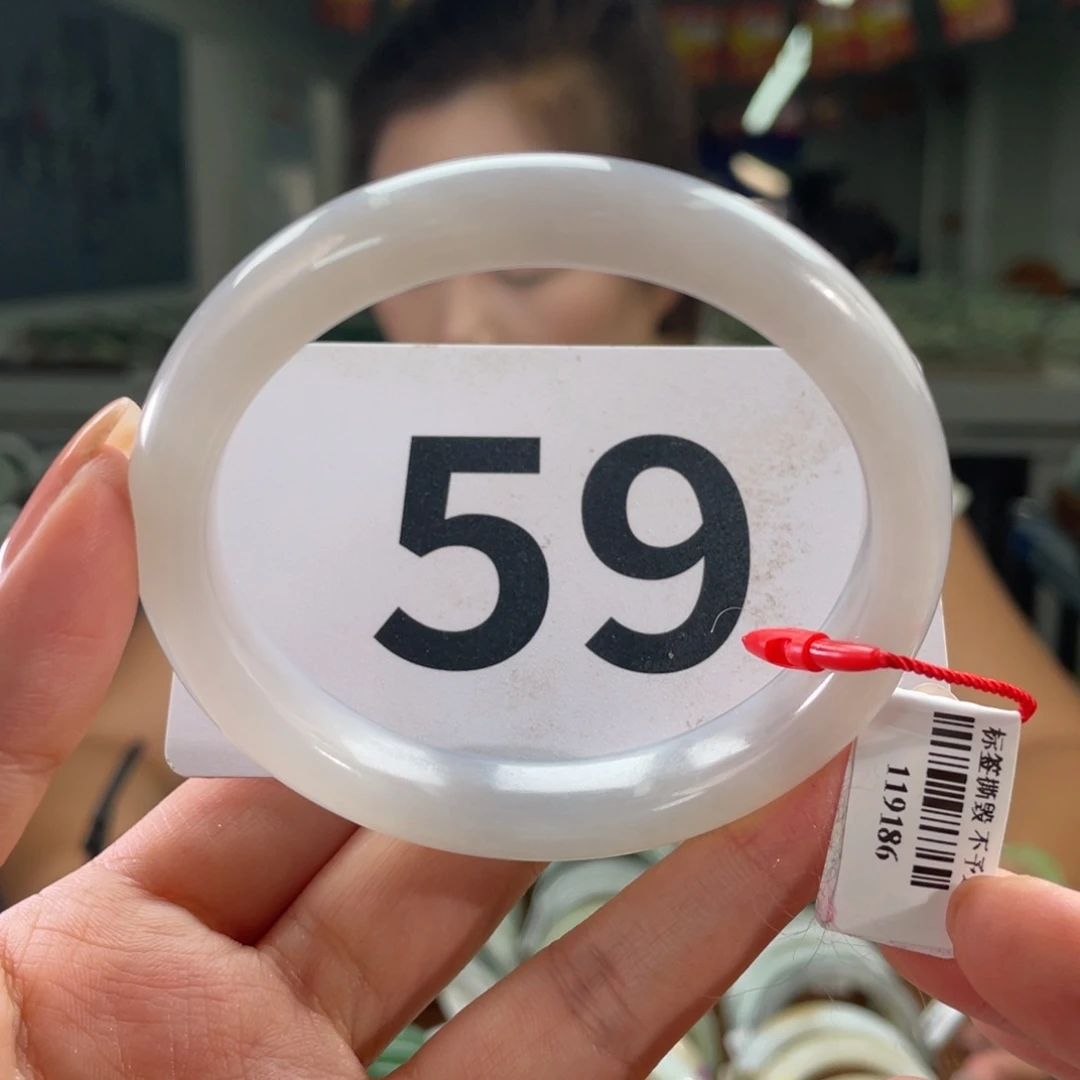 和田玉手镯未镶嵌微瑕