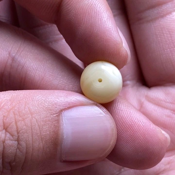 未镶嵌蜜蜡裸石往天然蜜蜡