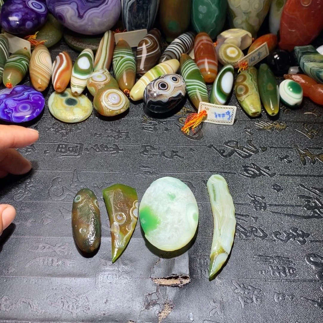 颈饰未镶嵌石英质玉咪*米