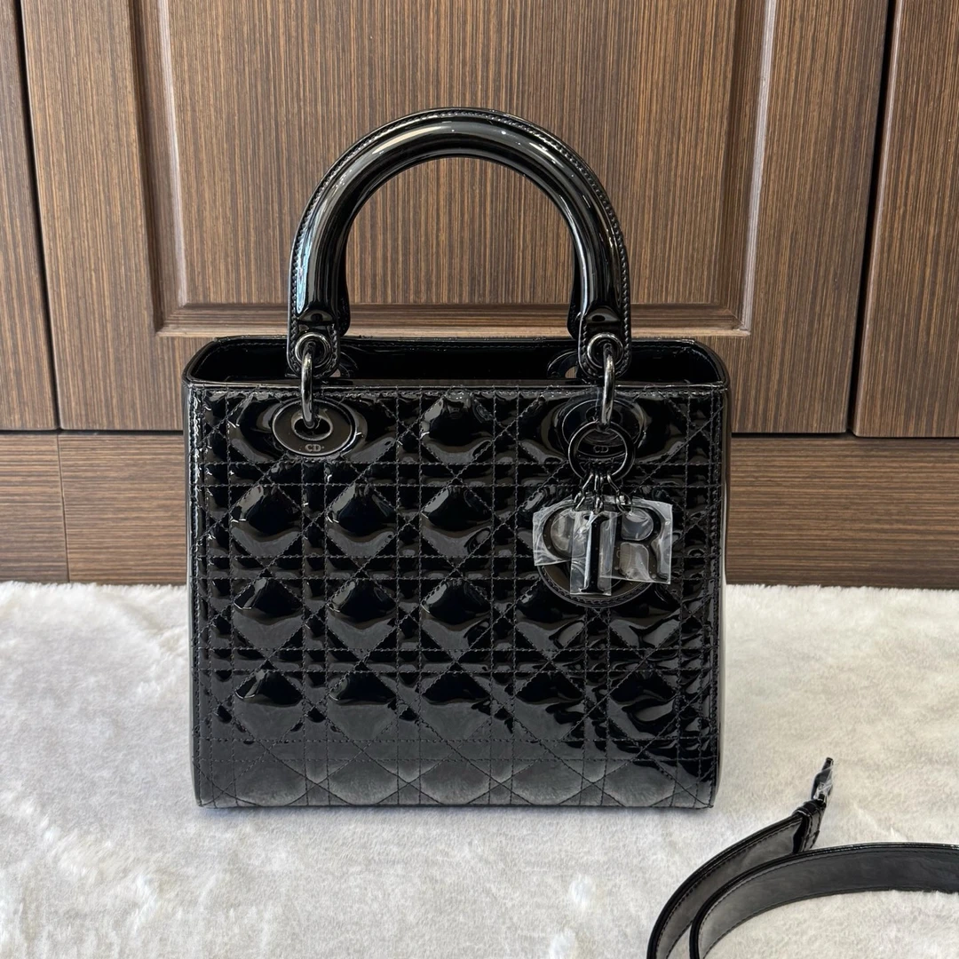 99新 DIOR/迪奥 漆皮全黑扣五格戴妃/二奢