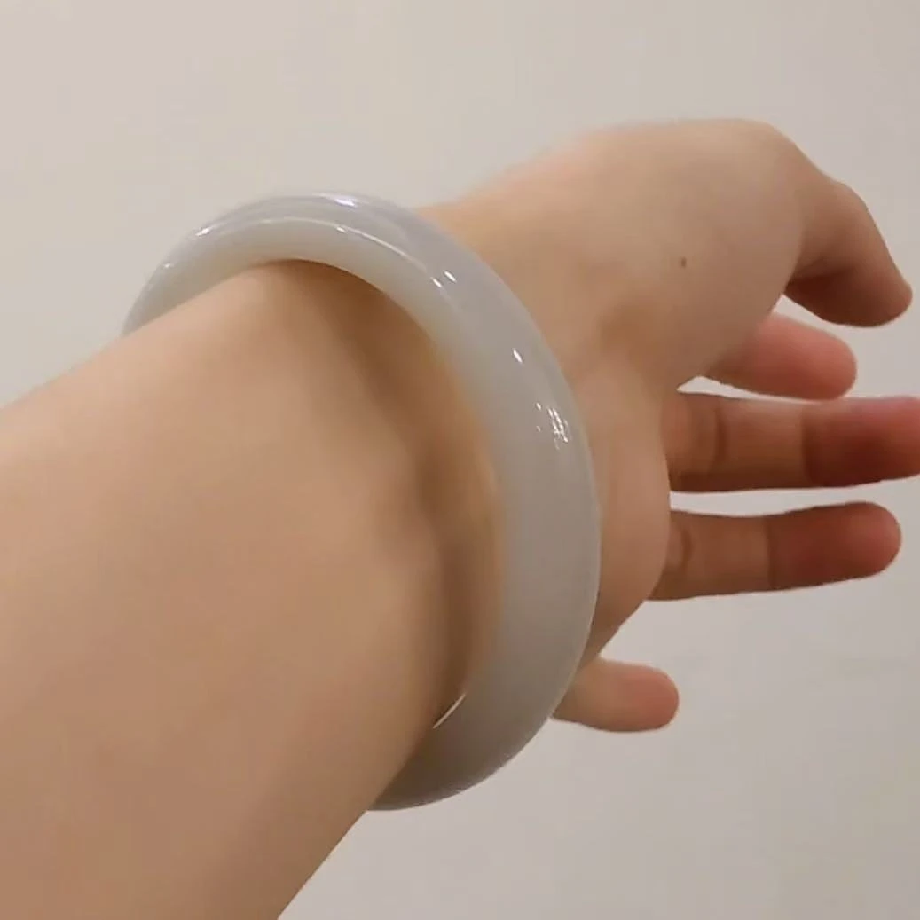 壹屿珠宝      1472519     和田玉典藏传世级手镯（圈口63）