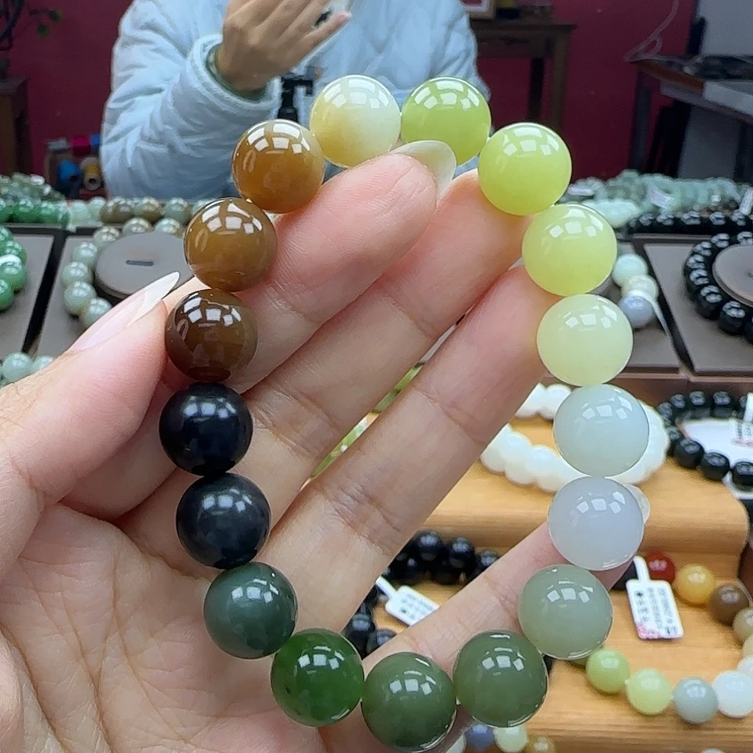 和田玉未镶嵌手串