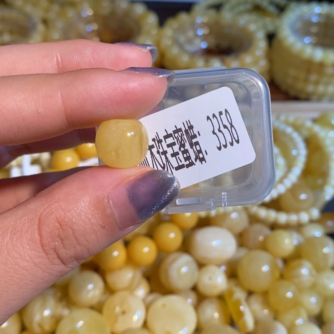 琥珀未镶嵌珠宝奇石3358