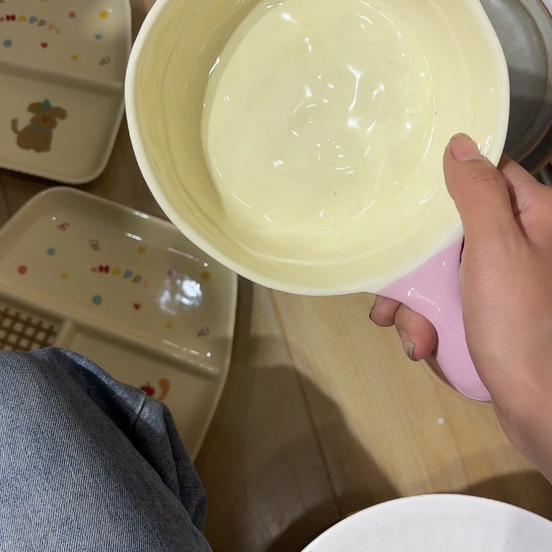 珐琅A****儿你和一个值