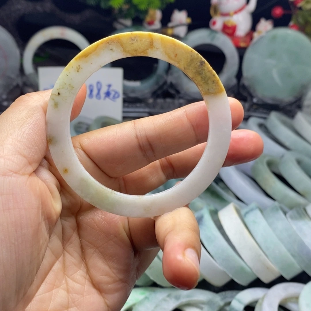 定制翡翠未镶嵌手镯