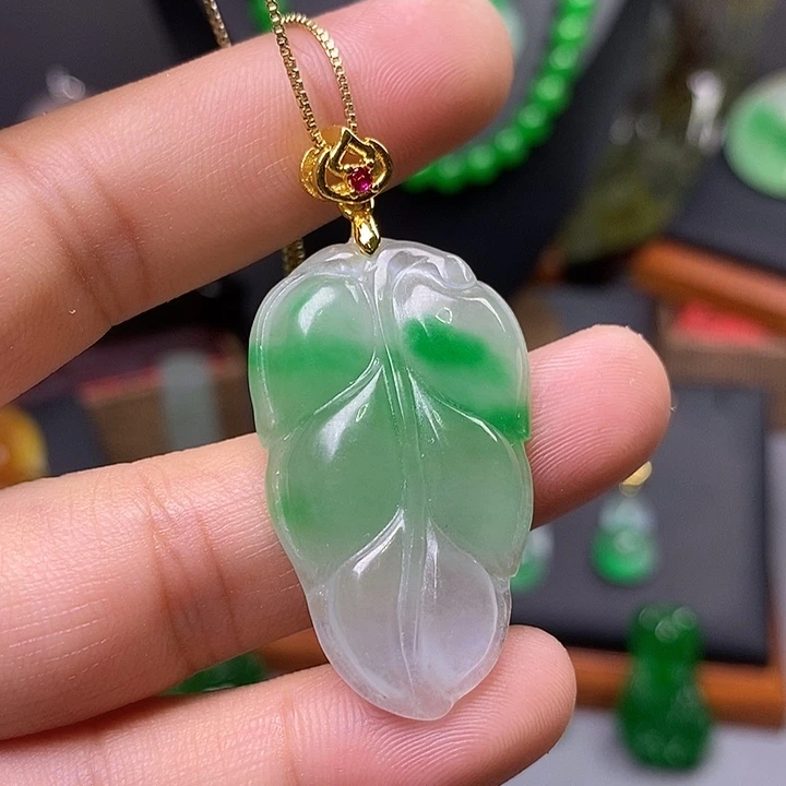 吊坠(赠链)未镶嵌翡翠