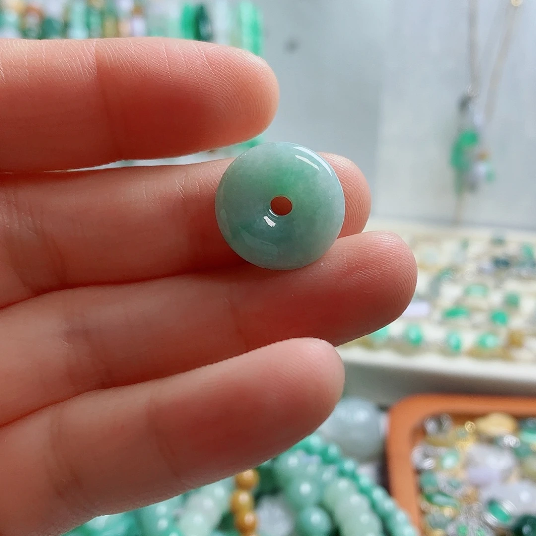 翡翠未镶嵌颈饰13