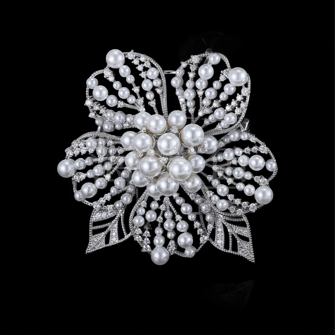 铜合金仿珍珠胸针 时尚气质百搭白色花卉胸针6097