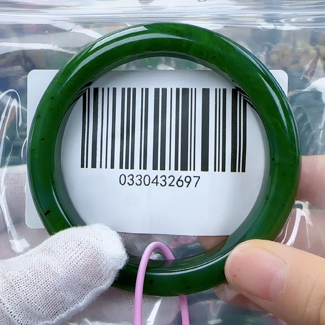 和田玉（碧玉）手镯未镶嵌包容6061