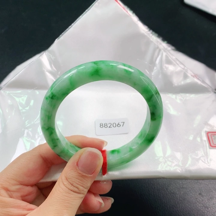 翡翠手镯未镶嵌03。