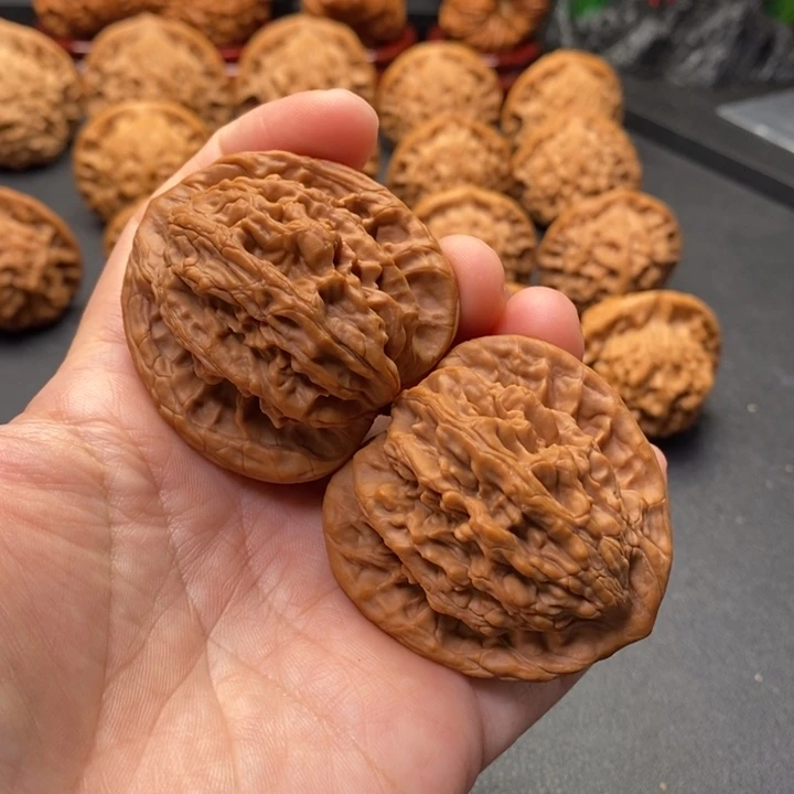 文玩核桃把件45尺蓟县山地虎头