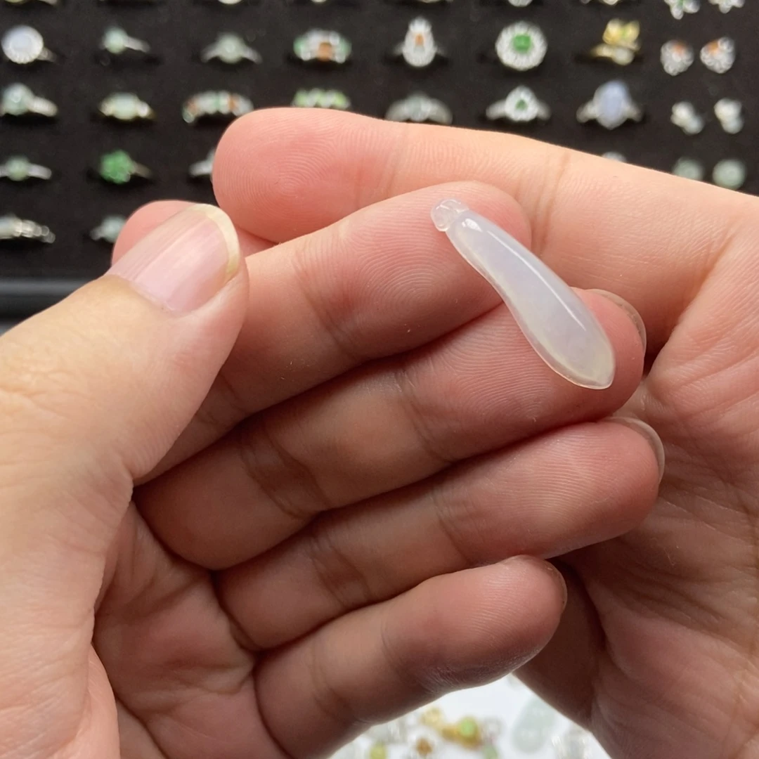 翡翠未镶嵌颈饰000000007