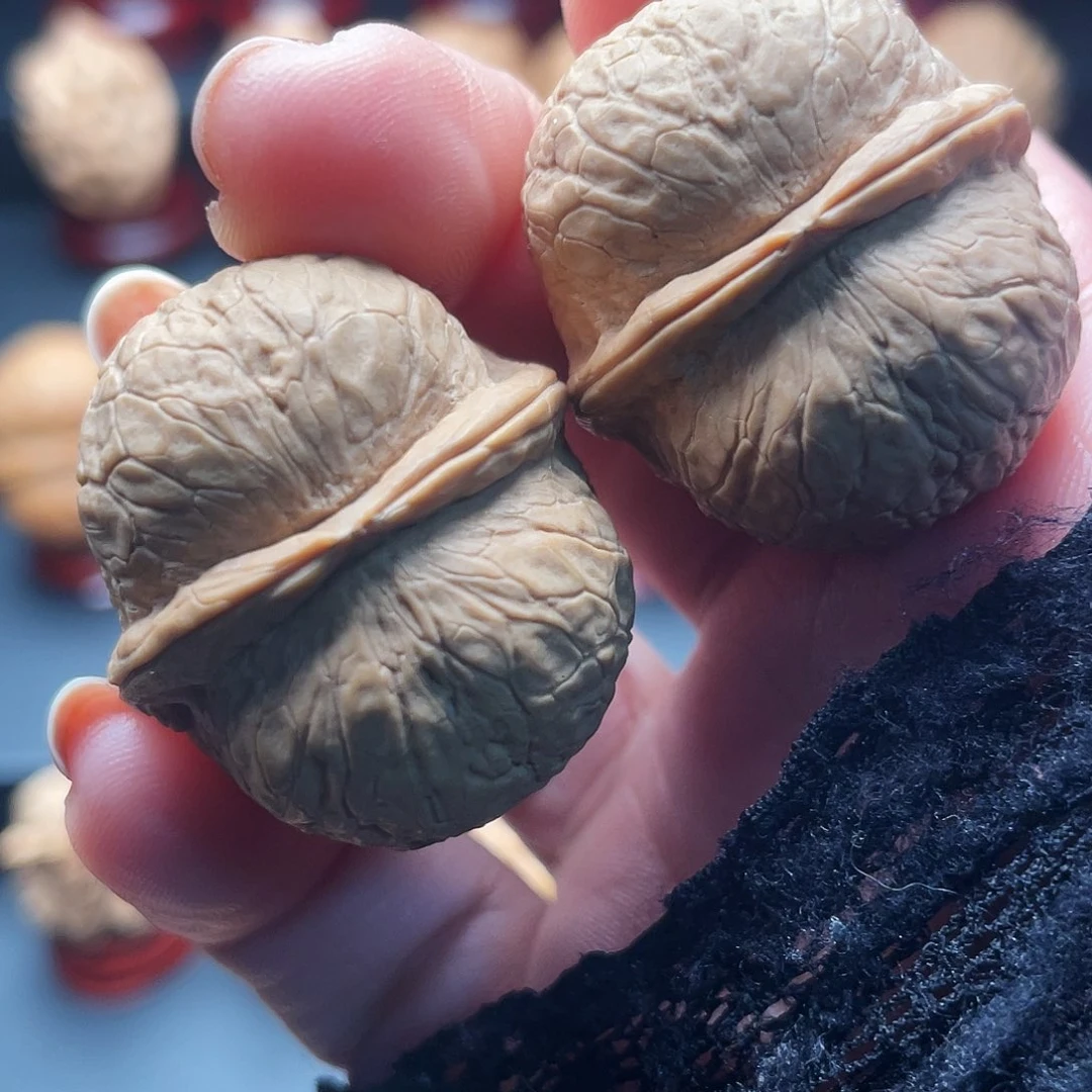 文玩核桃吊坠小**周金豆……