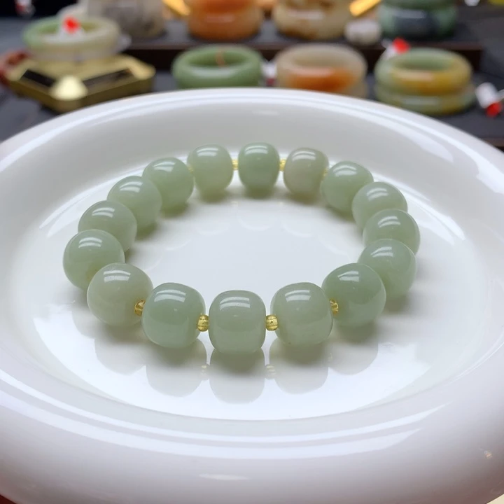 未镶嵌手镯石英岩玉