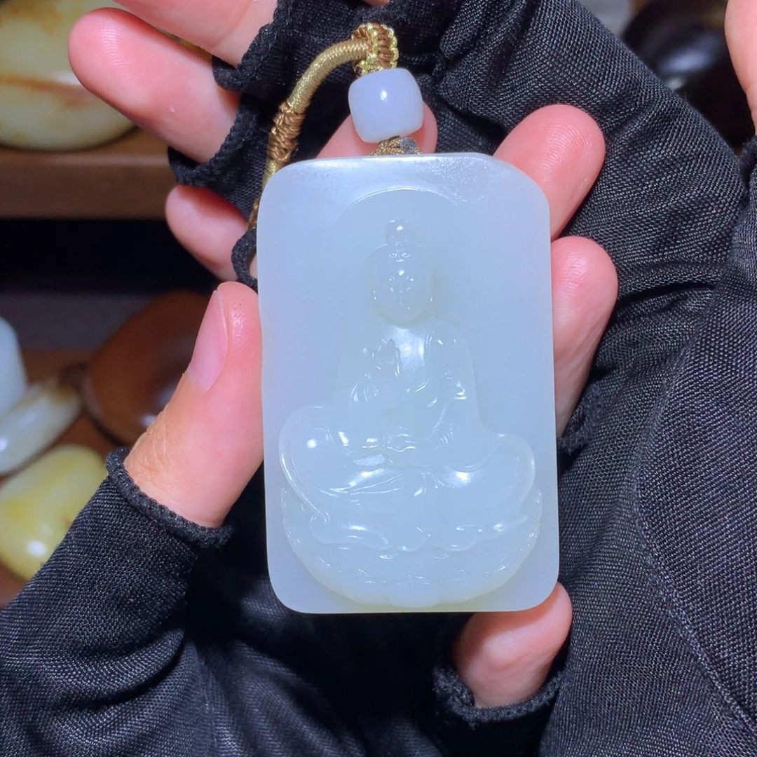 木***薯和田玉未镶嵌颈饰