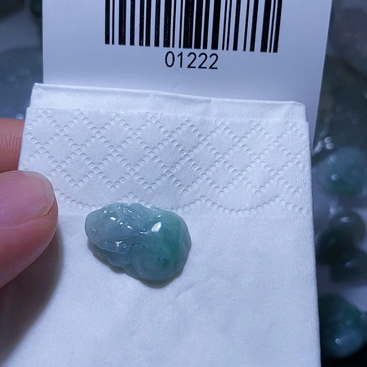 翡翠未镶嵌颈饰天光墟翡翠市场现金代购