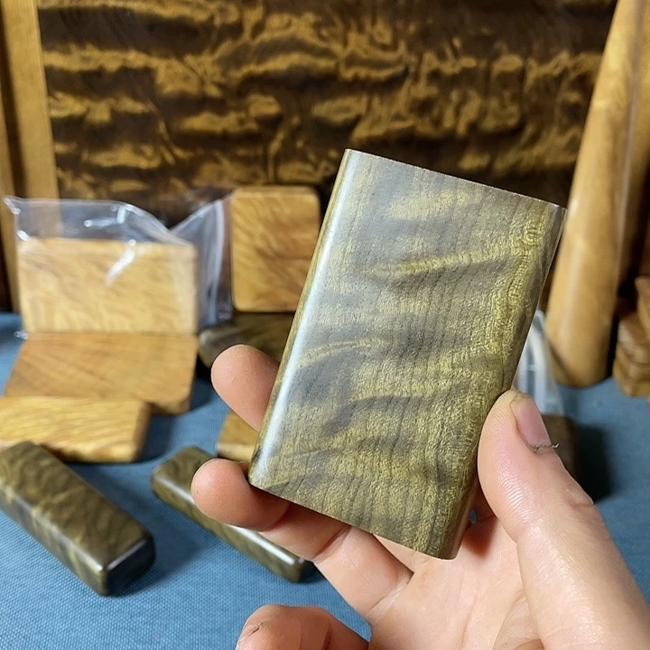【闪购商品】用****8金丝楠阴沉木无事牌