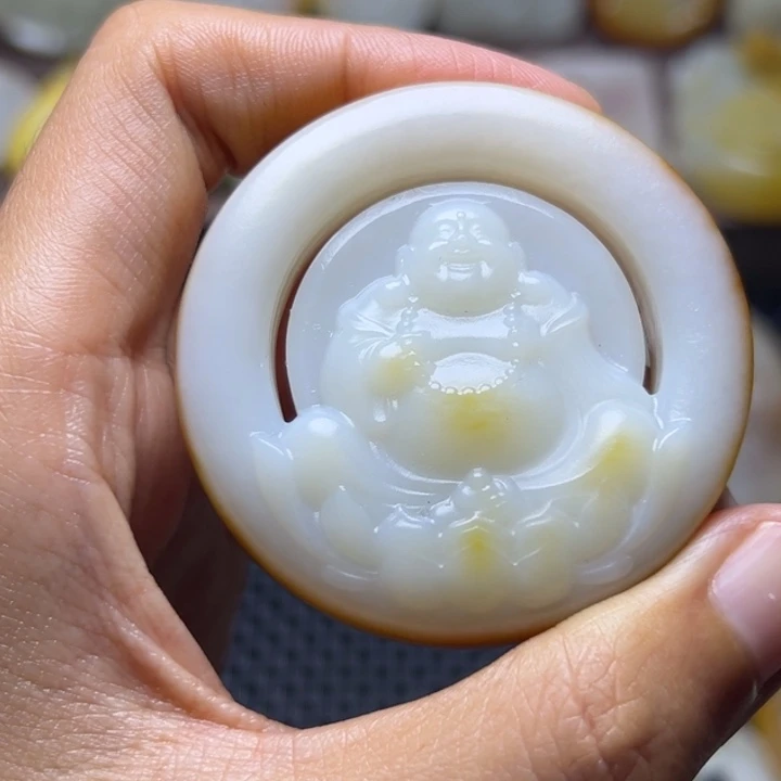 颈饰未镶嵌和田玉