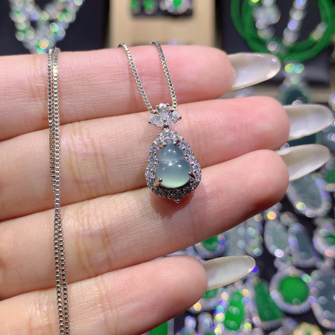 翡翠未镶嵌吊坠(赠链)