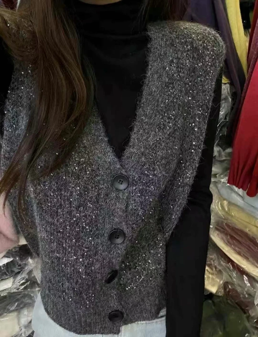 QianRH-9774秋冬新款极简珠片小香风针织衫马甲