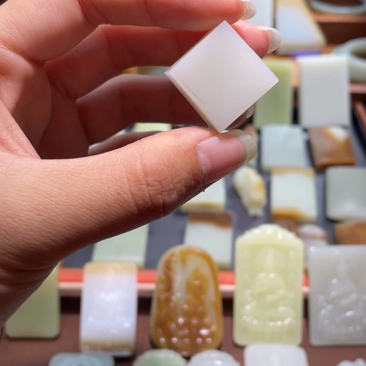 颈饰未镶嵌和田玉1****粉