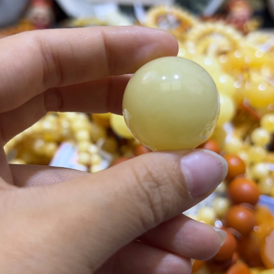 未镶嵌琥珀珠宝奇石