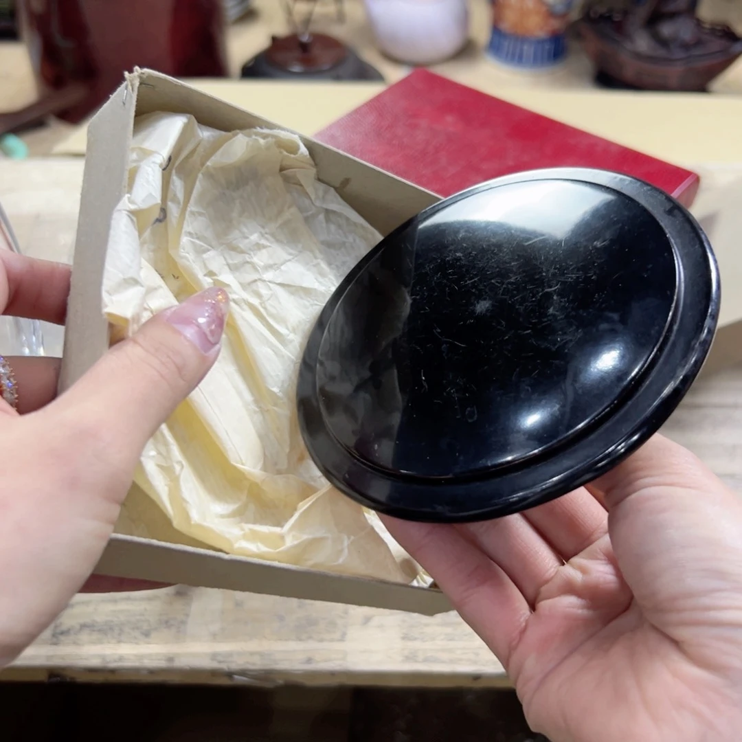 瓷片陶瓷和金属表面上产生