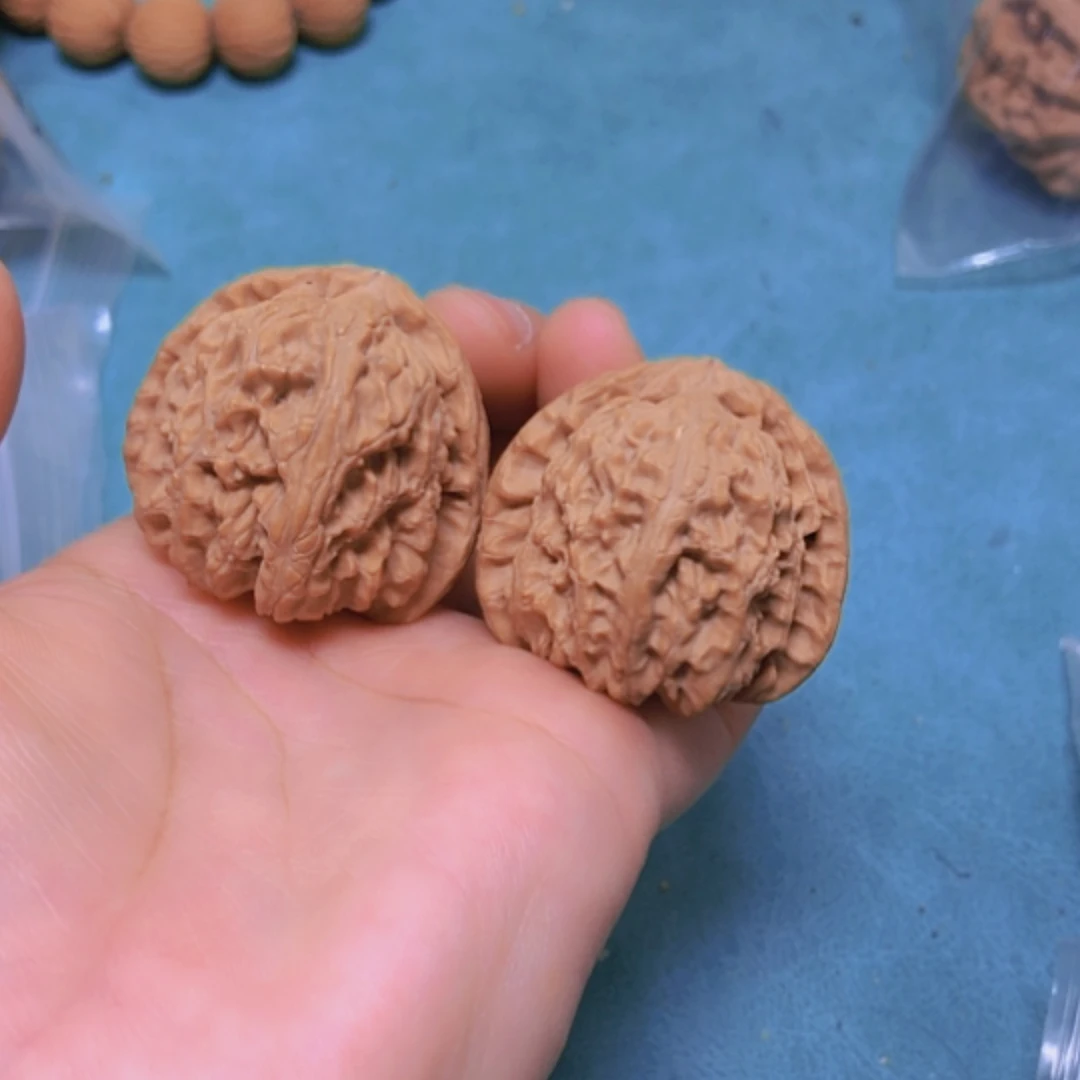 【闪购商品】把件核桃38白狮子修尖