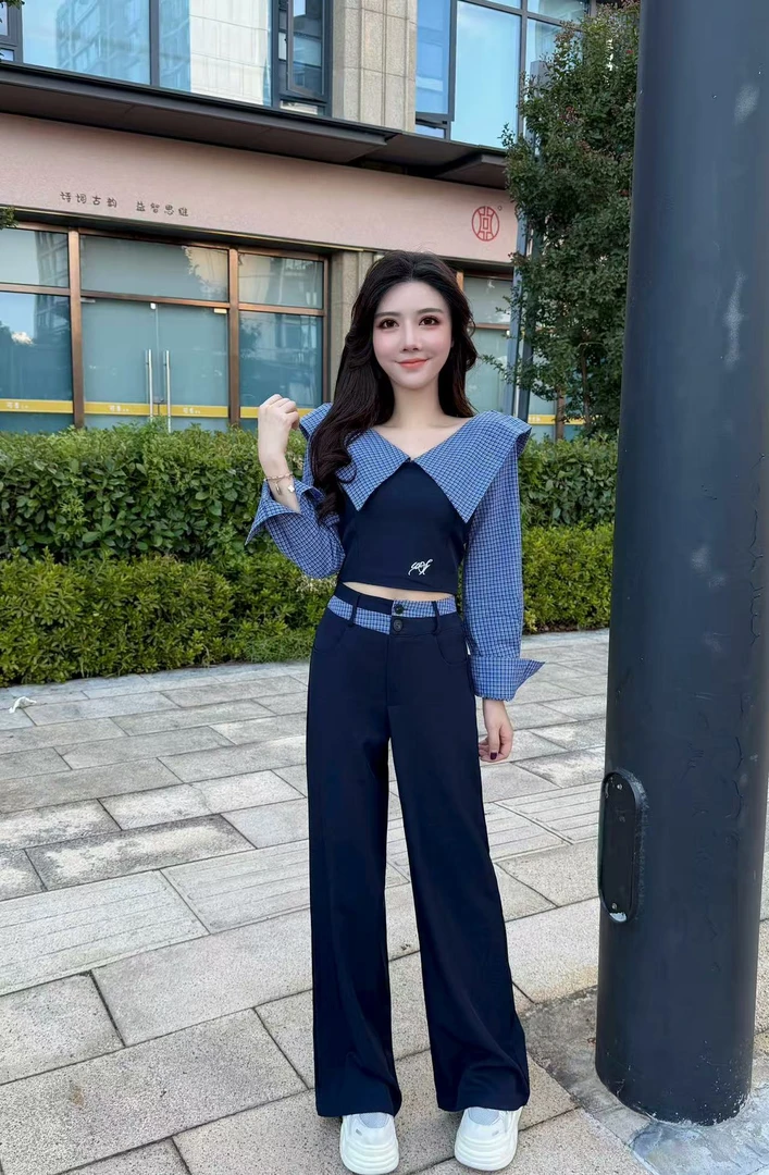 真真：秋款 定制款高货小个子 拼接格子衬衣袖洋气 显瘦时尚套装