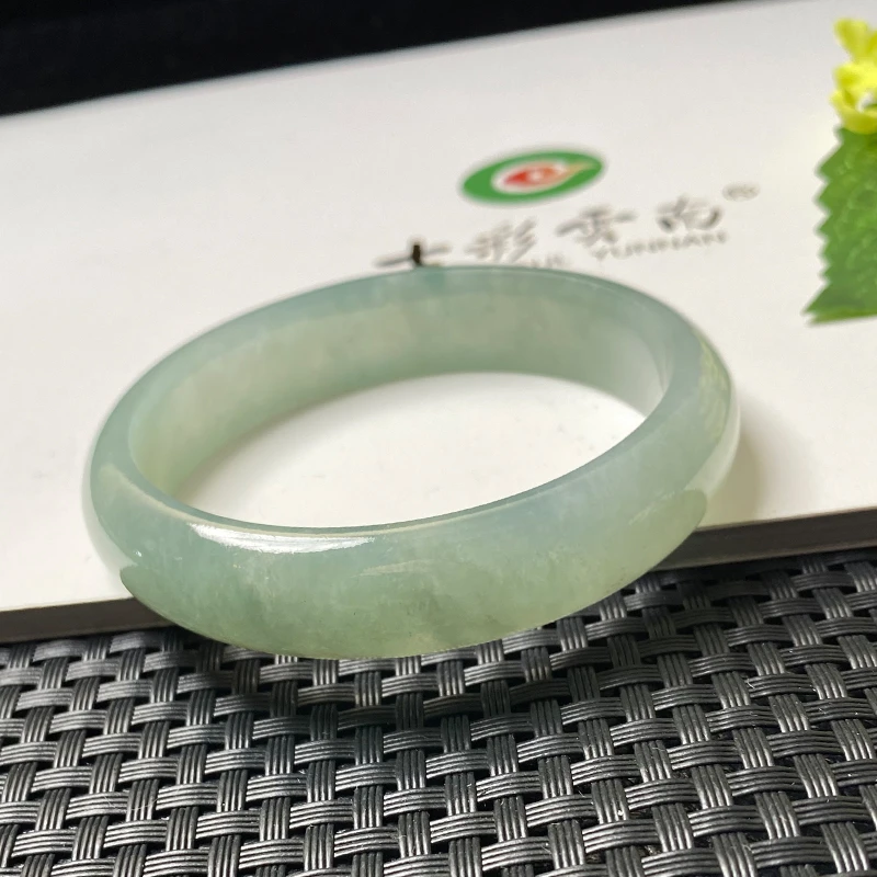 Colourful Yunnan/七彩云南冰种飘花翡翠手镯