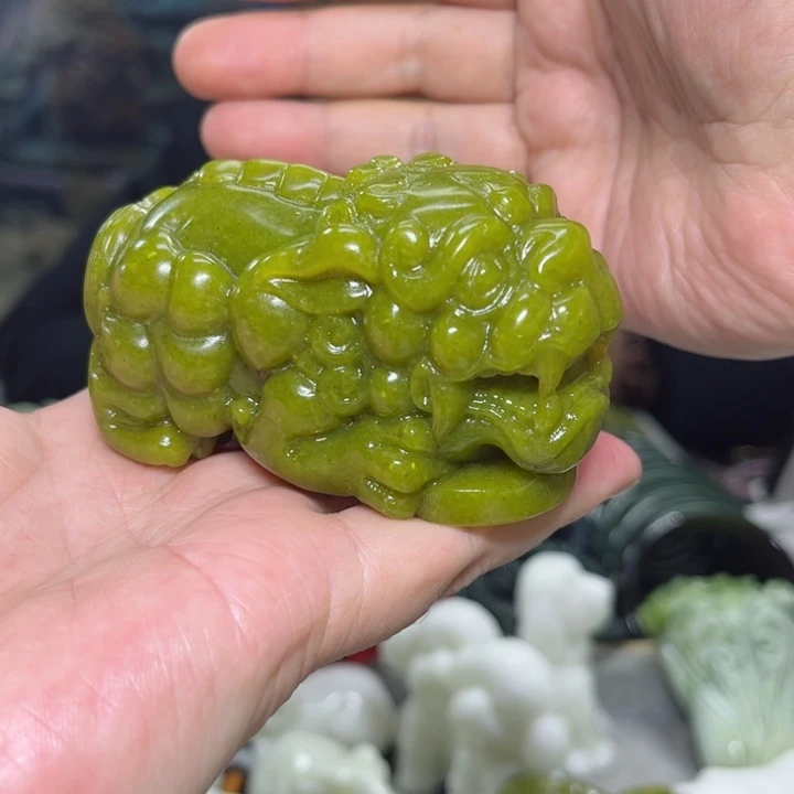 蛇纹石玉手把件多样性发货未镶嵌