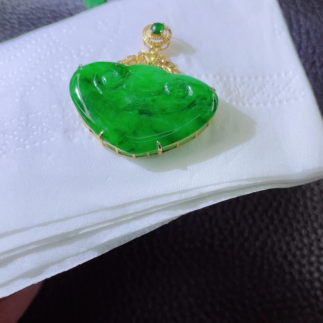 翡翠颈饰18K金镶嵌翡翠