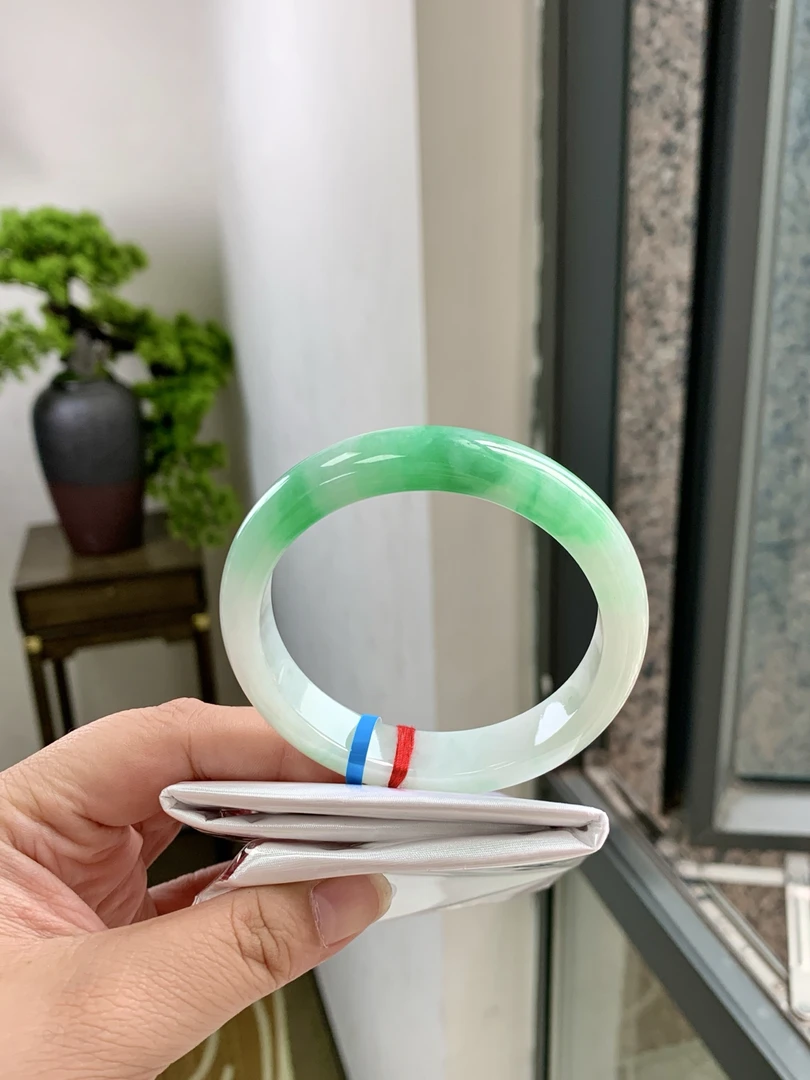 57圈飘绿天然翡翠手镯正圈平洲天然缅甸A货1225G-LY53