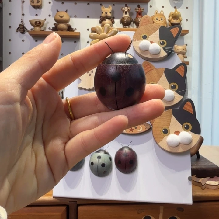 木紫苏木瓢虫冰箱贴